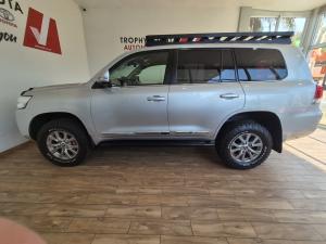 Toyota Land Cruiser 200 4.5D-4D V8 VX - Image 18