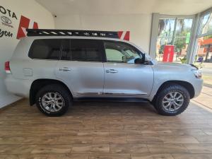 Toyota Land Cruiser 200 4.5D-4D V8 VX - Image 3