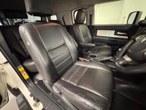 Toyota FJ Cruiser FJ Cruiser - Image 15