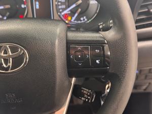 Toyota Hilux 2.4GD-6 double cab Raider manual - Image 10