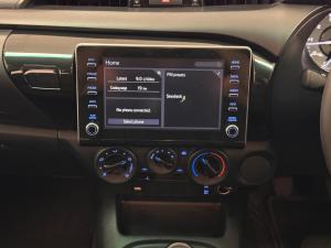Toyota Hilux 2.4GD-6 double cab Raider manual - Image 13