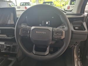 Toyota Hilux 2.8GD-6 double cab Raider 4x4 - Image 8