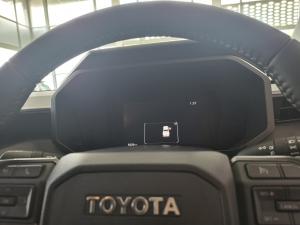 Toyota Hilux 2.8GD-6 double cab Raider 4x4 - Image 11