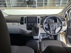 Toyota Quantum 2.8 LWB panel van auto - Image 6