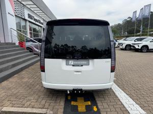 Hyundai Staria 2.2D Luxury - Image 5