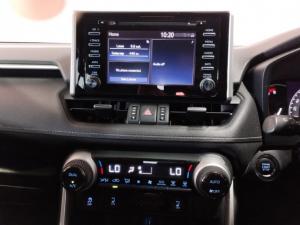 Toyota RAV4 2.0 VX - Image 12