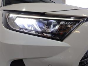 Toyota RAV4 2.0 VX - Image 16