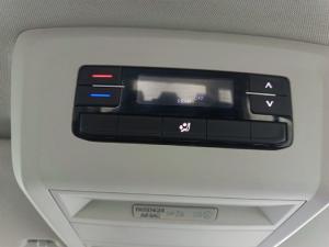 Volkswagen Transporter 2.0TDI Kombi SWB Trendline auto - Image 16