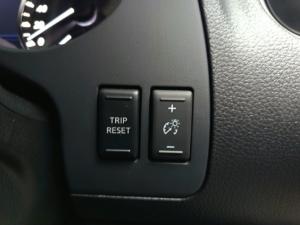 Nissan Navara 2.5DDTi double cab LE Plus - Image 12