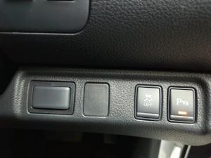 Nissan Navara 2.5DDTi double cab LE Plus - Image 13
