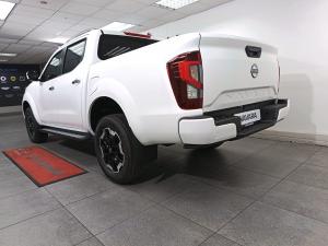 Nissan Navara 2.5DDTi double cab LE Plus - Image 3