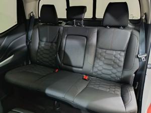 Nissan Navara 2.5DDTi double cab LE Plus - Image 5