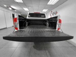 Nissan Navara 2.5DDTi double cab SE Plus manual - Image 5