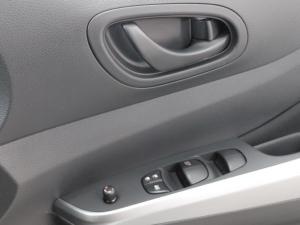 Nissan Navara 2.5DDTi double cab SE Plus manual - Image 11