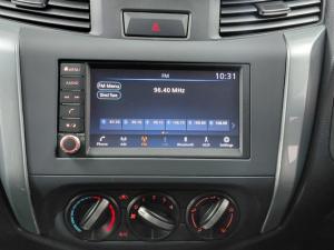 Nissan Navara 2.5DDTi double cab SE Plus manual - Image 8