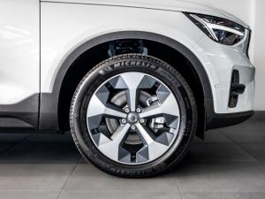 Volvo XC40 B4 Plus Dark - Image 10