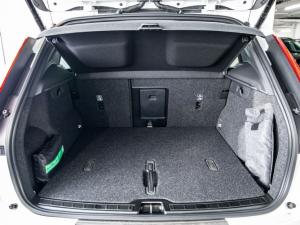 Volvo XC40 B4 Plus Dark - Image 13