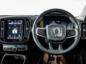 Volvo XC40 B4 Plus Dark - Image 17