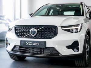 Volvo XC40 B4 Plus Dark - Image 2