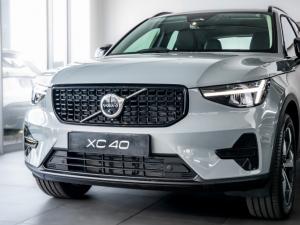 Volvo XC40 B4 Plus Dark - Image 2