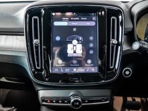Volvo XC40 B3 Plus Dark - Image 14