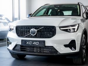 Volvo XC40 B3 Plus Dark - Image 2