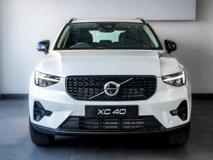 Volvo XC40 B3 Plus Dark - Image 3