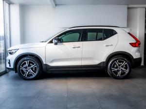 Volvo XC40 B3 Plus Dark - Image 4