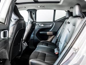 Volvo XC40 B4 Plus Dark - Image 12
