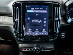 Volvo XC40 B4 Plus Dark - Image 14