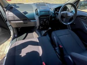 Isuzu D-Max Gen 6 250C single cab - Image 10
