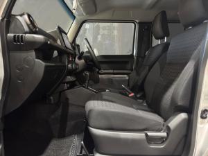 Suzuki Jimny 1.5 GLX AllGrip 5-door auto - Image 17