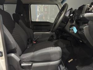 Suzuki Jimny 1.5 GLX AllGrip 5-door auto - Image 20