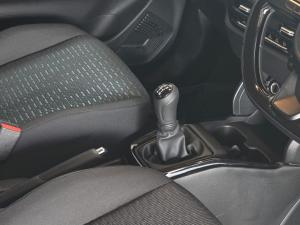 Suzuki Swift 1.2 GLX manual - Image 17