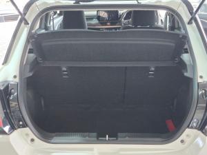 Suzuki Swift 1.2 GLX manual - Image 30