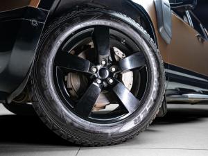 Land Rover Defender 110 D300 X-Dynamic HSE - Image 11