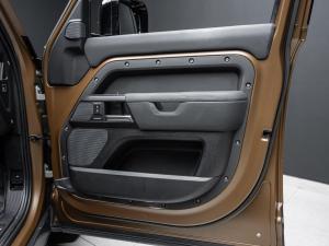 Land Rover Defender 110 D300 X-Dynamic HSE - Image 18