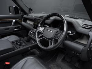 Land Rover Defender 110 D300 X-Dynamic HSE - Image 19
