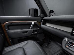 Land Rover Defender 110 D300 X-Dynamic HSE - Image 25