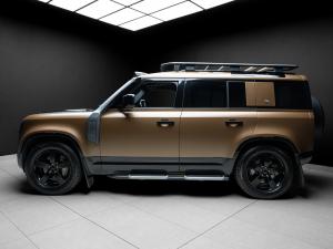 Land Rover Defender 110 D300 X-Dynamic HSE - Image 2