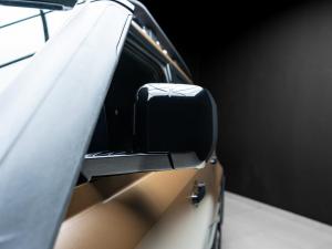 Land Rover Defender 110 D300 X-Dynamic HSE - Image 6