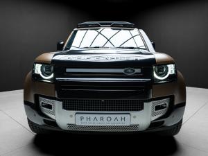 Land Rover Defender 110 D300 X-Dynamic HSE - Image 8