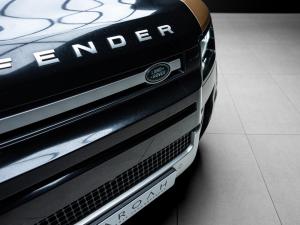 Land Rover Defender 110 D300 X-Dynamic HSE - Image 9