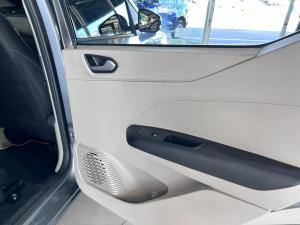 Renault Triber 1.0 Techno - Image 10