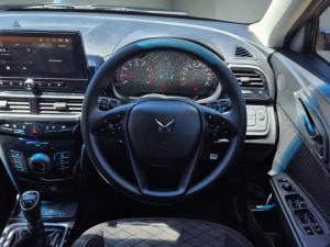 Mahindra XUV 3XO 1.2T MX3 manual - Image 11