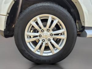 Mitsubishi Pajero 5-door 3.2DI-D GLS - Image 15