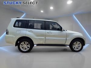 Mitsubishi Pajero 5-door 3.2DI-D GLS - Image 6