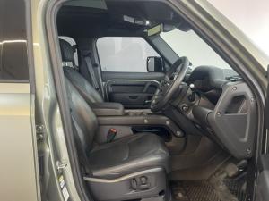 Land Rover Defender 110 D350 X-Dynamic HSE - Image 13