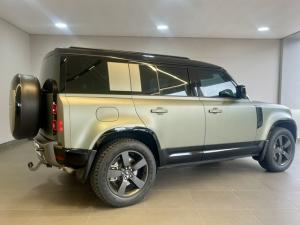 Land Rover Defender 110 D350 X-Dynamic HSE - Image 4