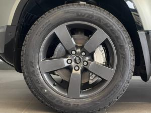 Land Rover Defender 110 D350 X-Dynamic HSE - Image 9